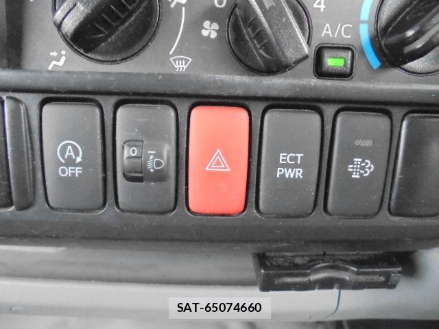 Hino DUTRO 2015-05 920975-12
