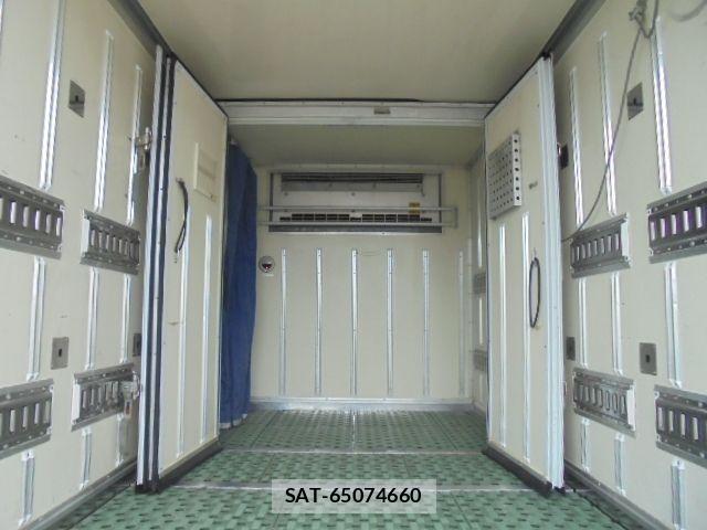 Hino DUTRO 2015-05 920975-27