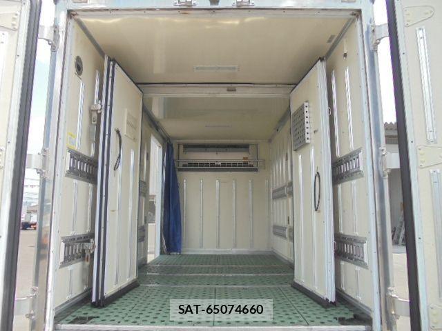 Hino DUTRO 2015-05 920975-29