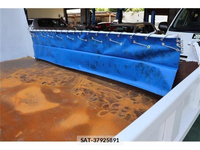 Hino DUTRO 2018-03 956823-9