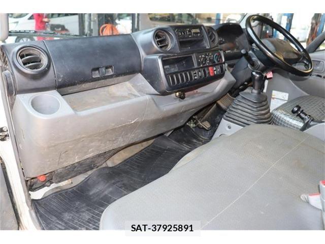 Hino DUTRO 2018-03 956823-12