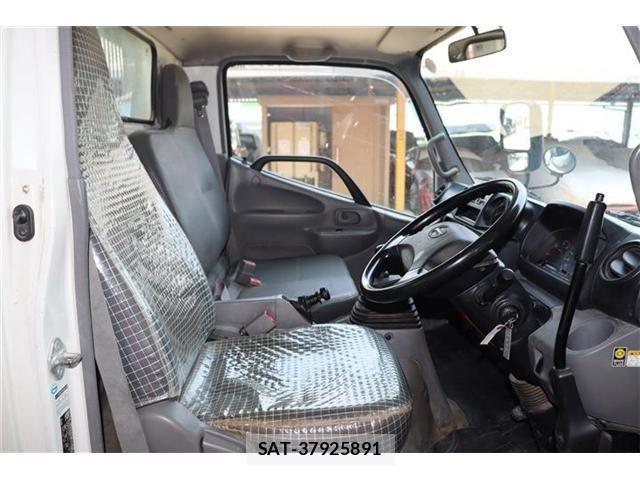 Hino DUTRO 2018-03 956823-13