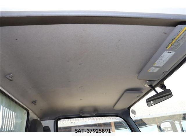 Hino DUTRO 2018-03 956823-15