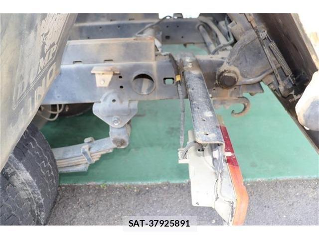 Hino DUTRO 2018-03 956823-26