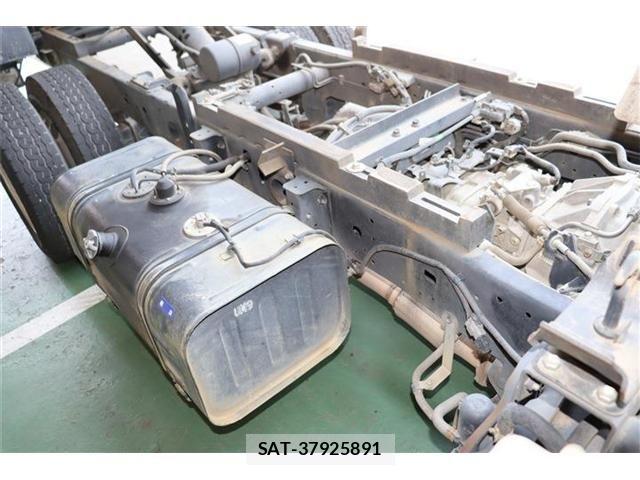 Hino DUTRO 2018-03 956823-28