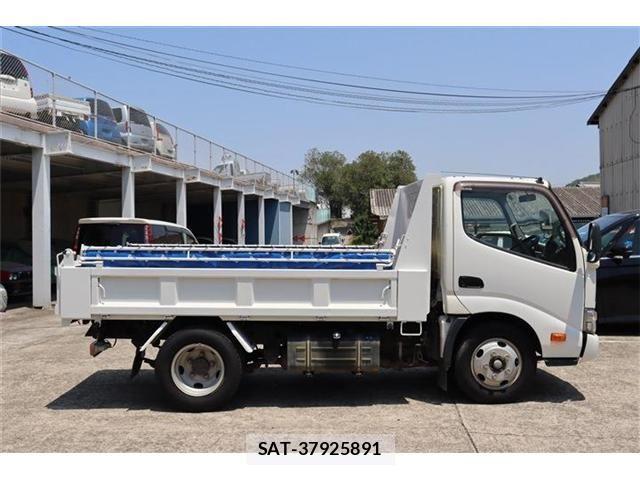 Hino DUTRO 2018-03 956823-5