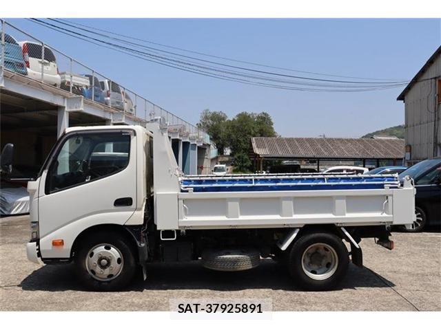 Hino DUTRO 2018-03 956823-6