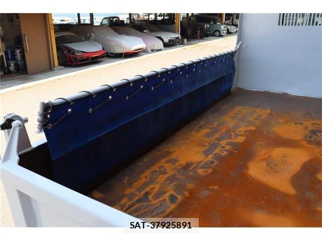 Hino DUTRO 2018-03 956823-8