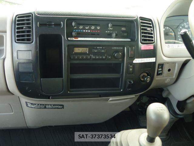 Hino DUTRO 2007-02 1071553-29