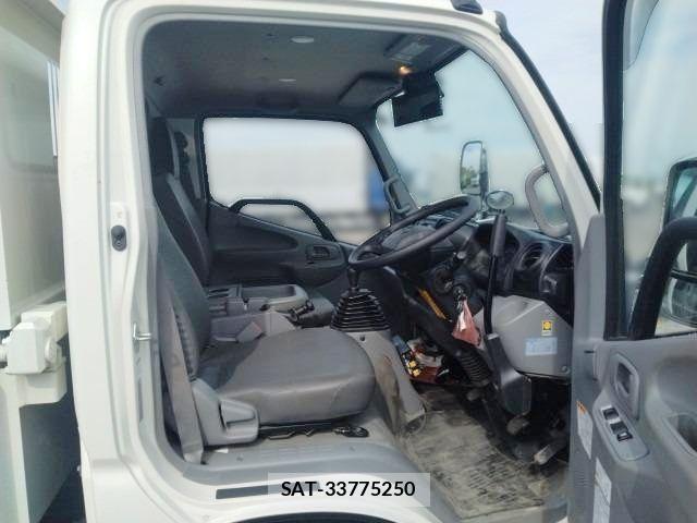 Hino DUTRO 2023-05 1153667-11