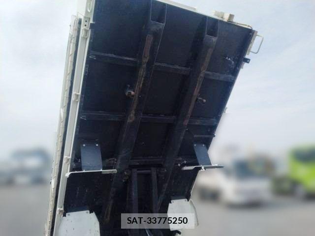 Hino DUTRO 2023-05 1153667-19