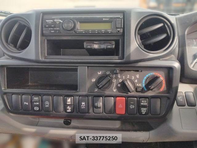Hino DUTRO 2023-05 1153667-5
