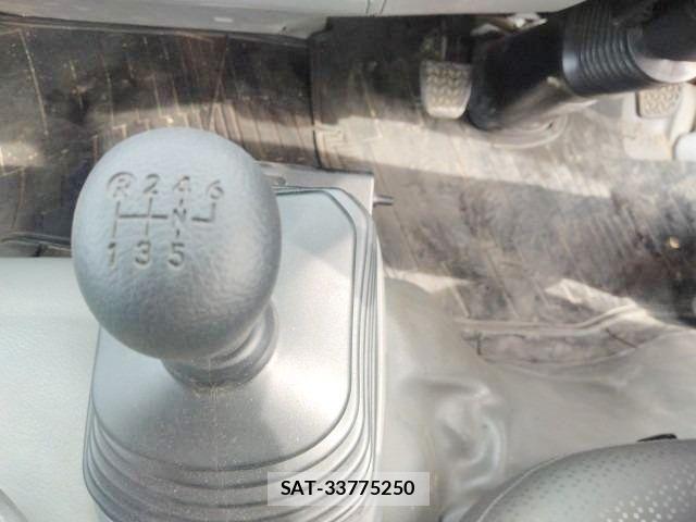 Hino DUTRO 2023-05 1153667-6