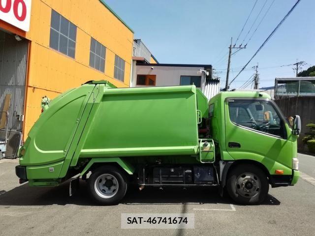 Hino DUTRO 2014-01 1220333-3