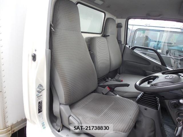 Hino DUTRO 2012-05 1220327-13