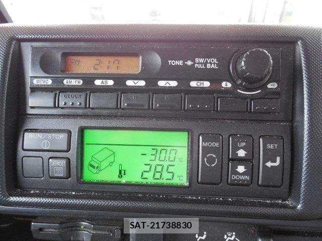 Hino DUTRO 2012-05 1220327-18
