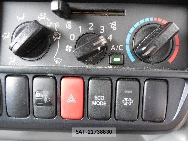 Hino DUTRO 2012-05 1220327-21