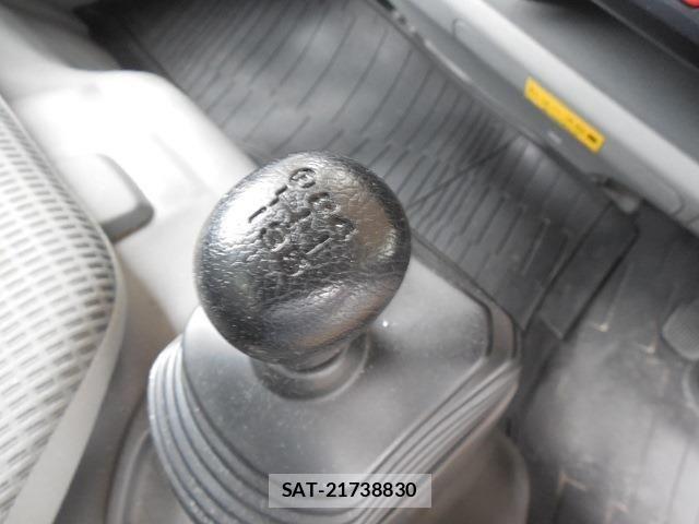 Hino DUTRO 2012-05 1220327-22