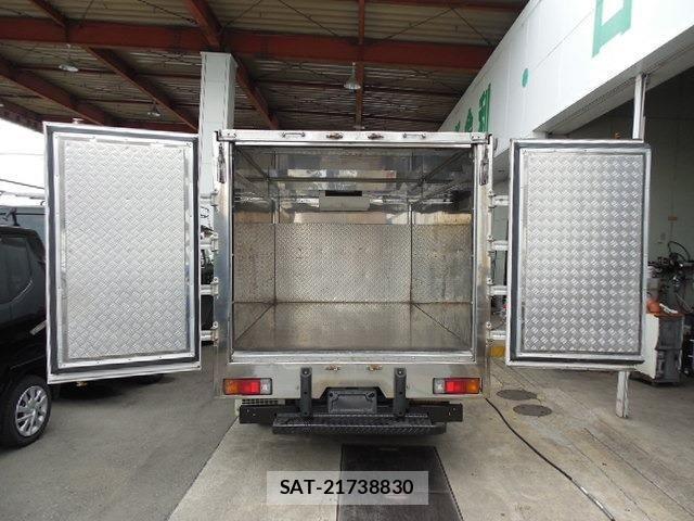 Hino DUTRO 2012-05 1220327-3