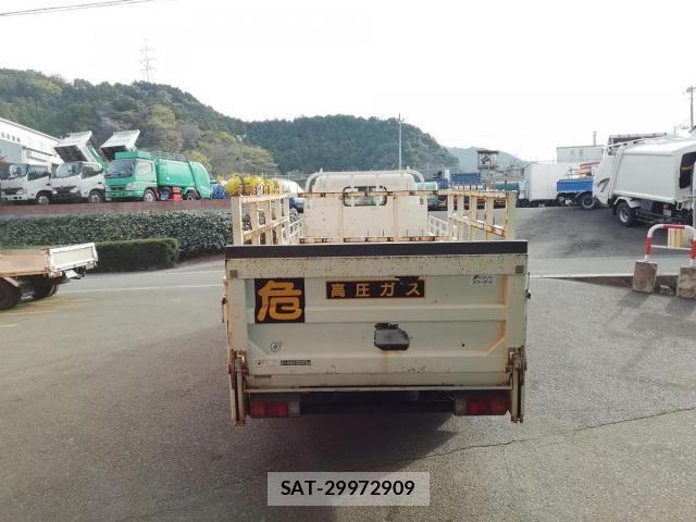 Hino DUTRO 2017-03 1220356-5