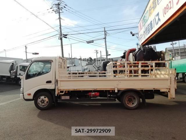 Hino DUTRO 2017-03 1220356-7
