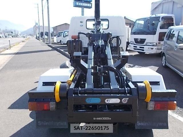 Hino DUTRO 2011-09 1220320-9