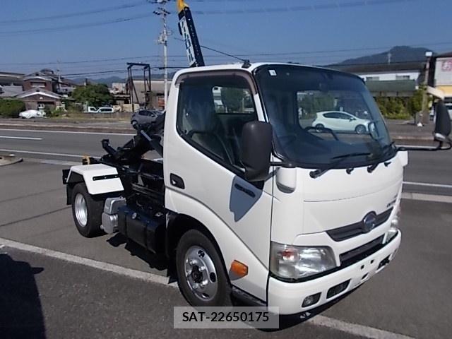 Hino DUTRO 2011-09 1220320-1
