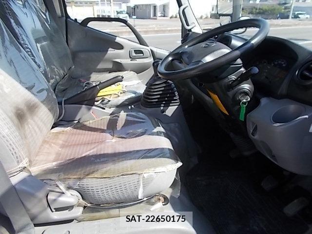 Hino DUTRO 2011-09 1220320-6