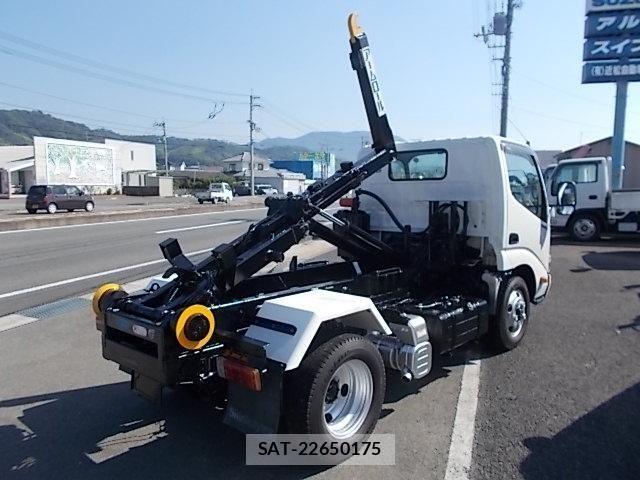 Hino DUTRO 2011-09 1220320-7