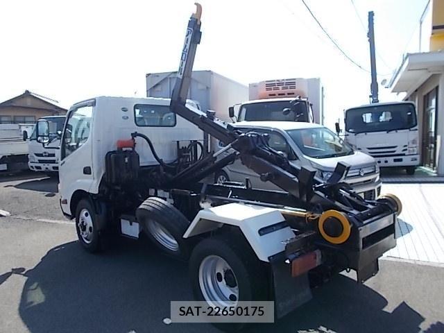 Hino DUTRO 2011-09 1220320-8