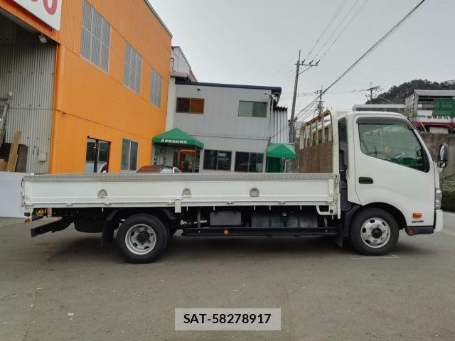 Hino DUTRO 2016-11 1220349-3