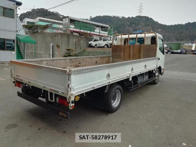 Hino DUTRO 2016-11 1220349-4