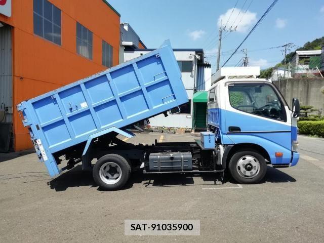 Hino DUTRO 2015-05 1220338-3