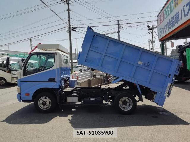 Hino DUTRO 2015-05 1220338-7