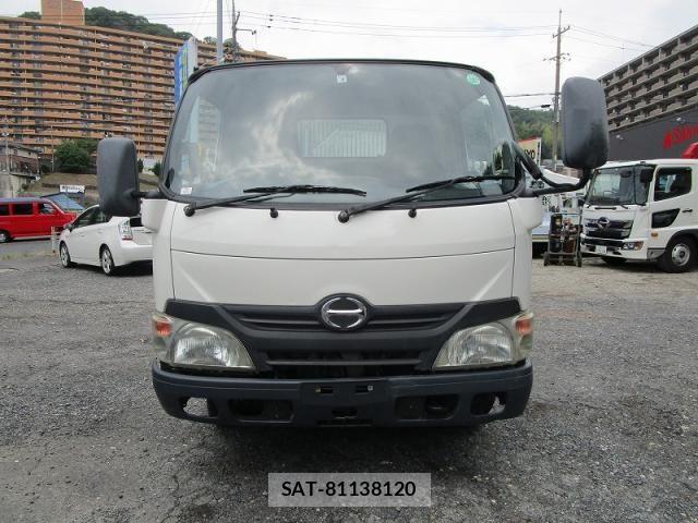 Hino DUTRO 2011-12 1220324-1