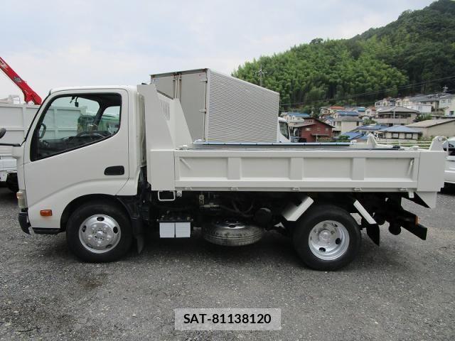 Hino DUTRO 2011-12 1220324-2