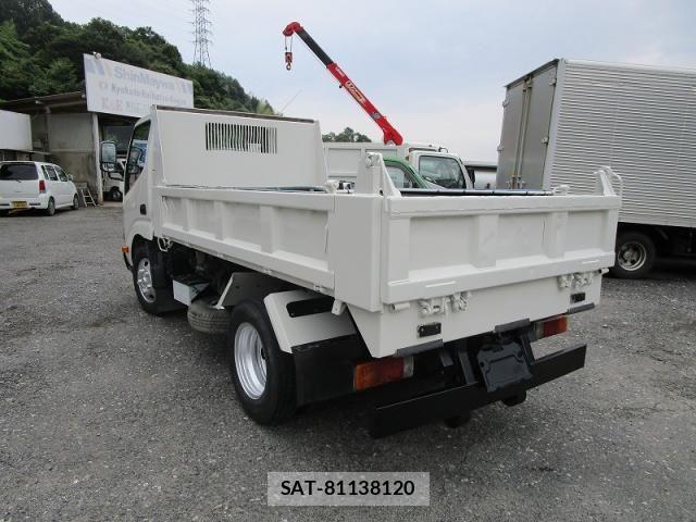 Hino DUTRO 2011-12 1220324-6