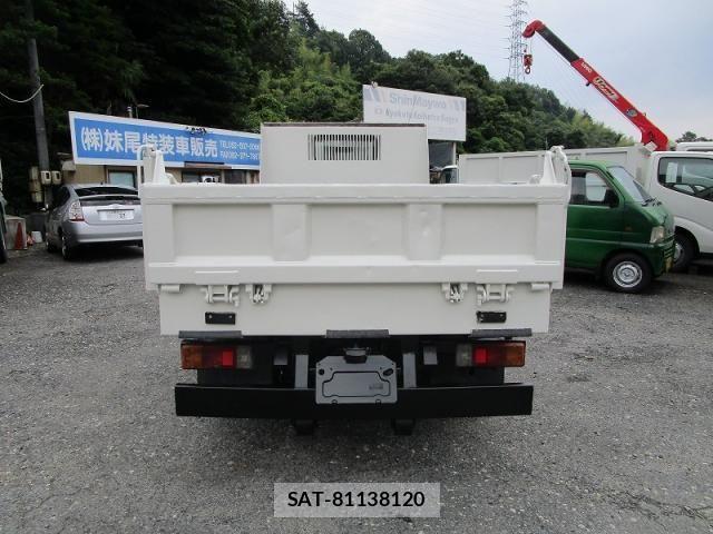 Hino DUTRO 2011-12 1220324-8