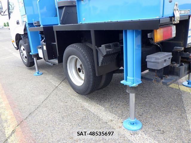 Hino DUTRO 2015-03 1227757-11