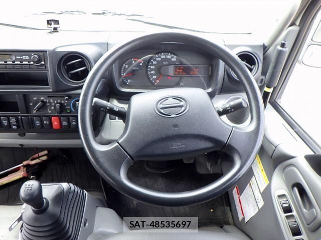 Hino DUTRO 2015-03 1227757-14