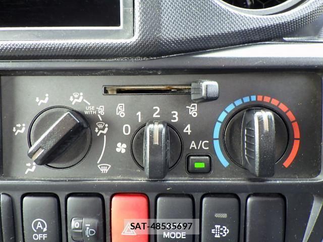 Hino DUTRO 2015-03 1227757-18