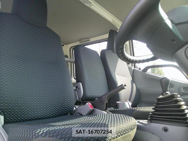 Hino DUTRO 2024-07 1227774-18