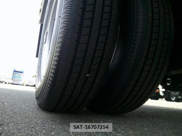 Hino DUTRO 2024-07 1227774-25