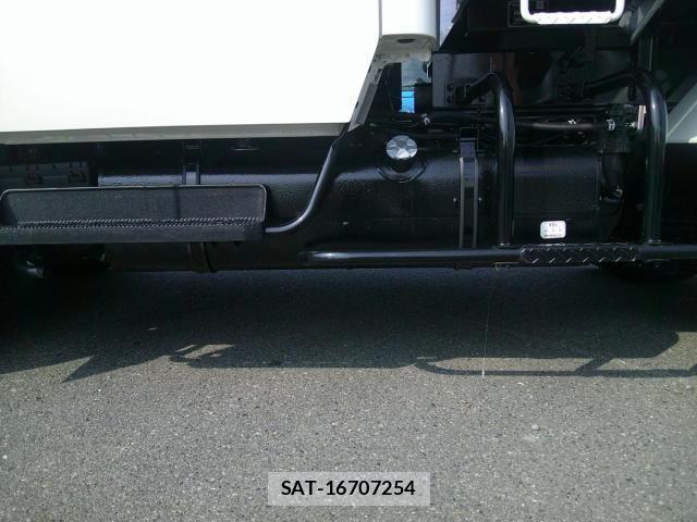 Hino DUTRO 2024-07 1227774-29