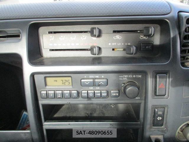 Hino DUTRO 2005-01 1227748-27