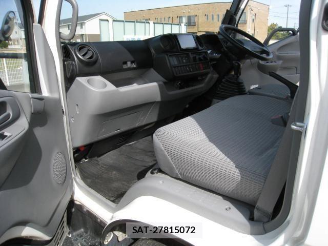 Hino DUTRO 2012-08 1227754-17