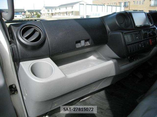 Hino DUTRO 2012-08 1227754-22