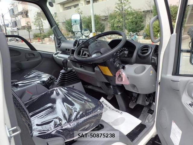 Hino DUTRO 2025-02 1235766-11