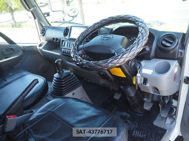 Hino DUTRO 2013-12 1256475-1