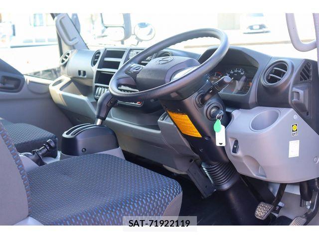 Hino DUTRO 2019-06 1256486-12